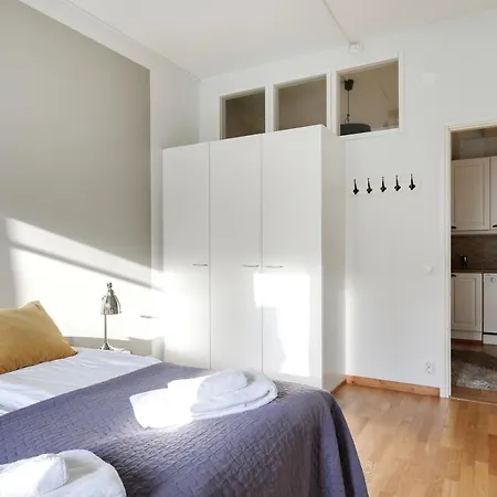 Kotimaailma Apartments Kamppi - 2Br In The City Center With Code Lock Хельсинки Экстерьер фото