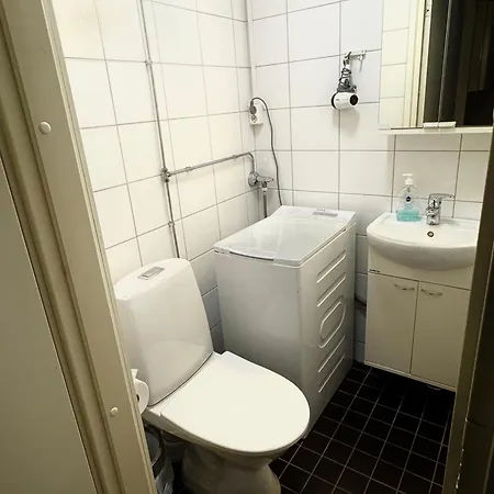 Kotimaailma Apartments Kamppi - 2Br In The City Center With Code Lock Helsinki Esterno foto
