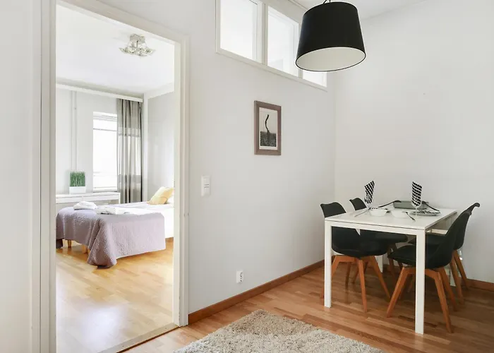 Kotimaailma Apartments Kamppi - 2Br In The City Center With Code Lock