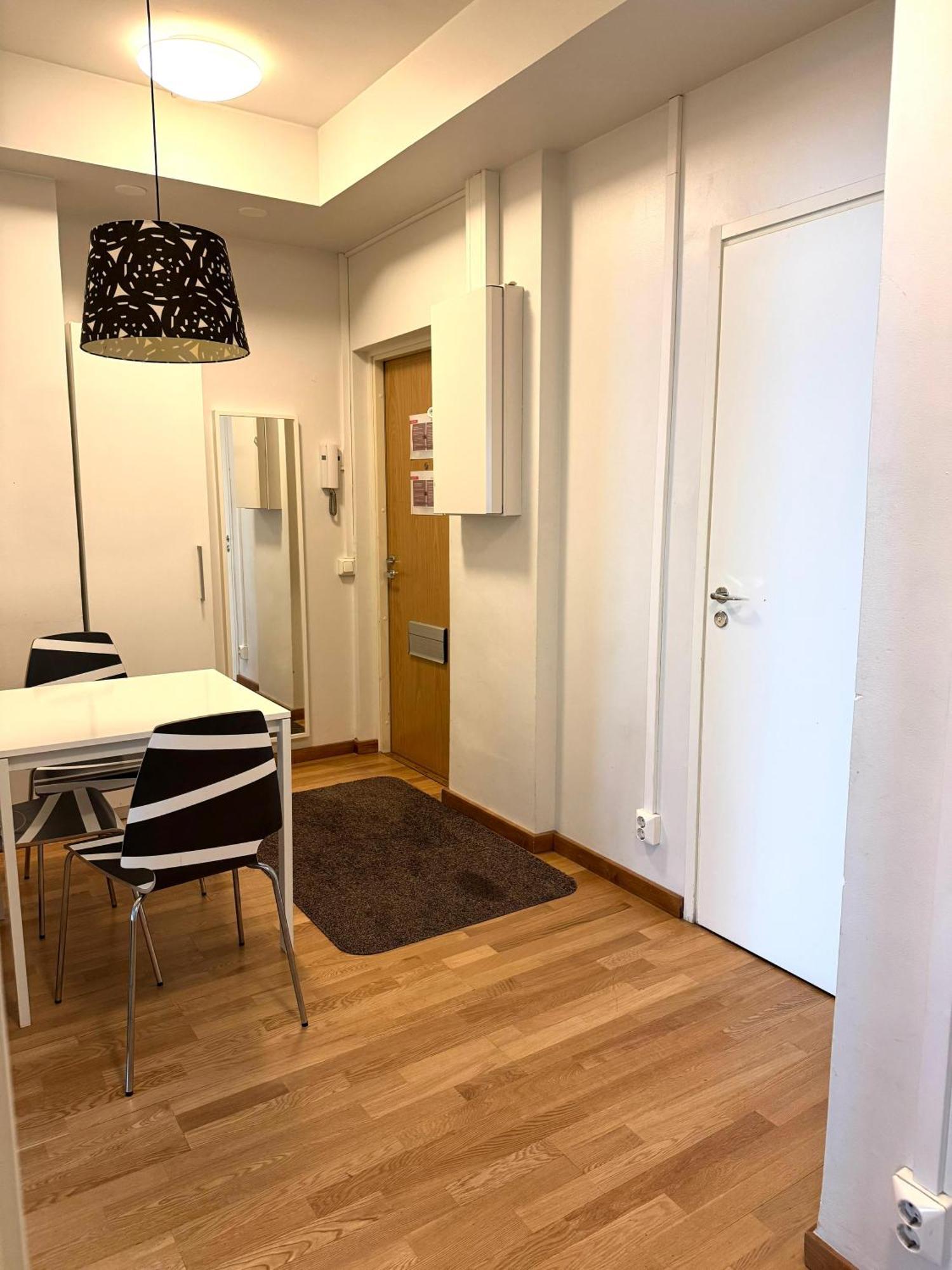 Kotimaailma Kamppi - 2br In The Center With Code Lock * Helsinki